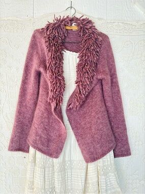 Cardigan Lavender 38 %Angora 5%Lambswool 57% Nylon